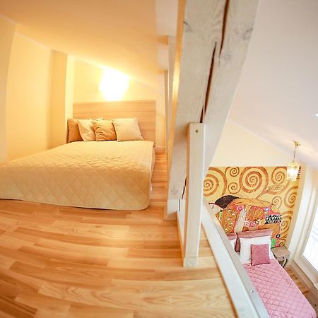Sky&Light Apartments Cracovia Esterno foto